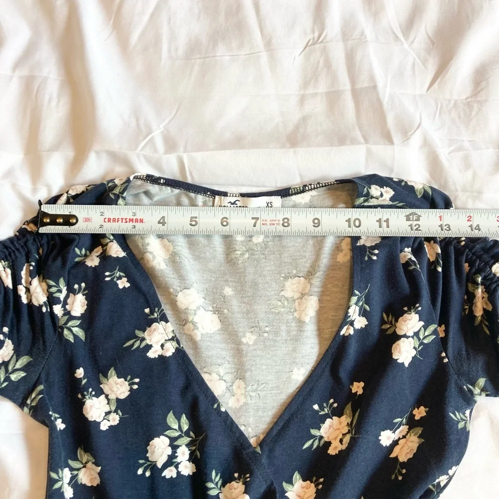 Hollister Women’s navy floral wrap dress with shoulder ties- XS Long - Picture 4 of 7